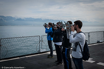 Assemblamento dello strumento di misura "Disco Secchi" a bordo di Nave Scuola Ammiraglio Vespucci. Foto di Giancarlo Azzerboni. newsletter10 oceonografia storica 1