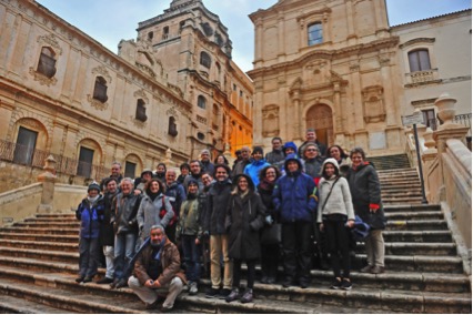 Figura 3 – Visita alla città di Noto dei partecipanti del convegno KnowRISK (foto di Alfio Amantia) ns11 knowrisk 3