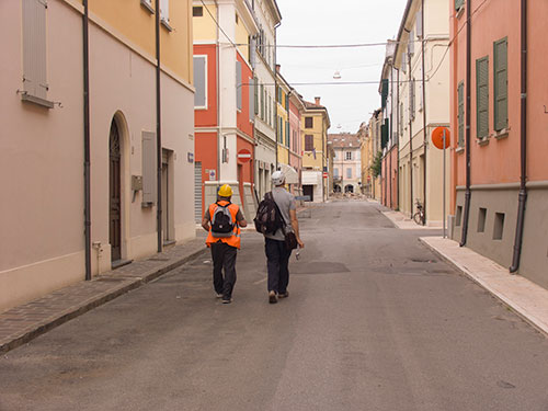 Personale QUEST durante il rilievo di Mirandola (MO), terremoto della Pianura Padana, 2012 Management2