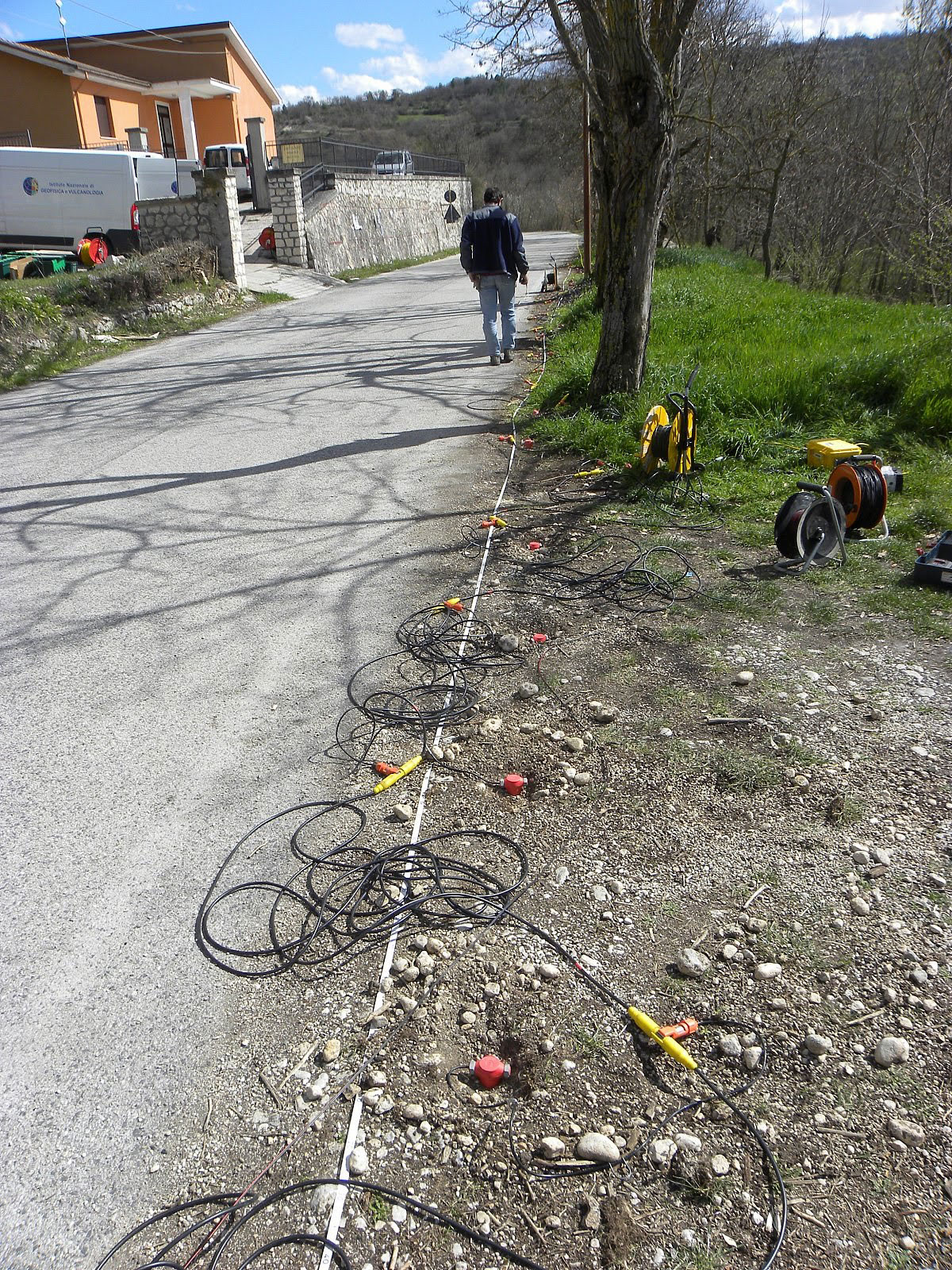 Sismica attiva per la caratterizzazione dei terreni superficiali a L’Aquila, 2009 management1