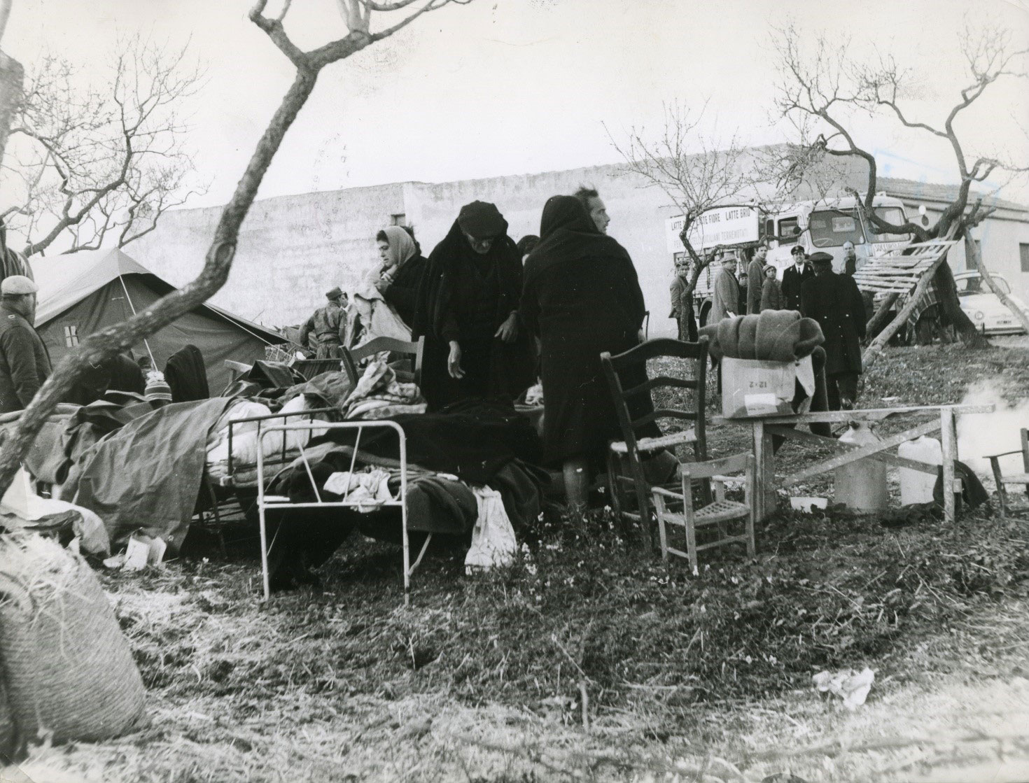 Terremotati del gennaio ’68 in partenza per il Nord Italia, con biglietti di sola andata regalati dallo Stato. terra racconta2