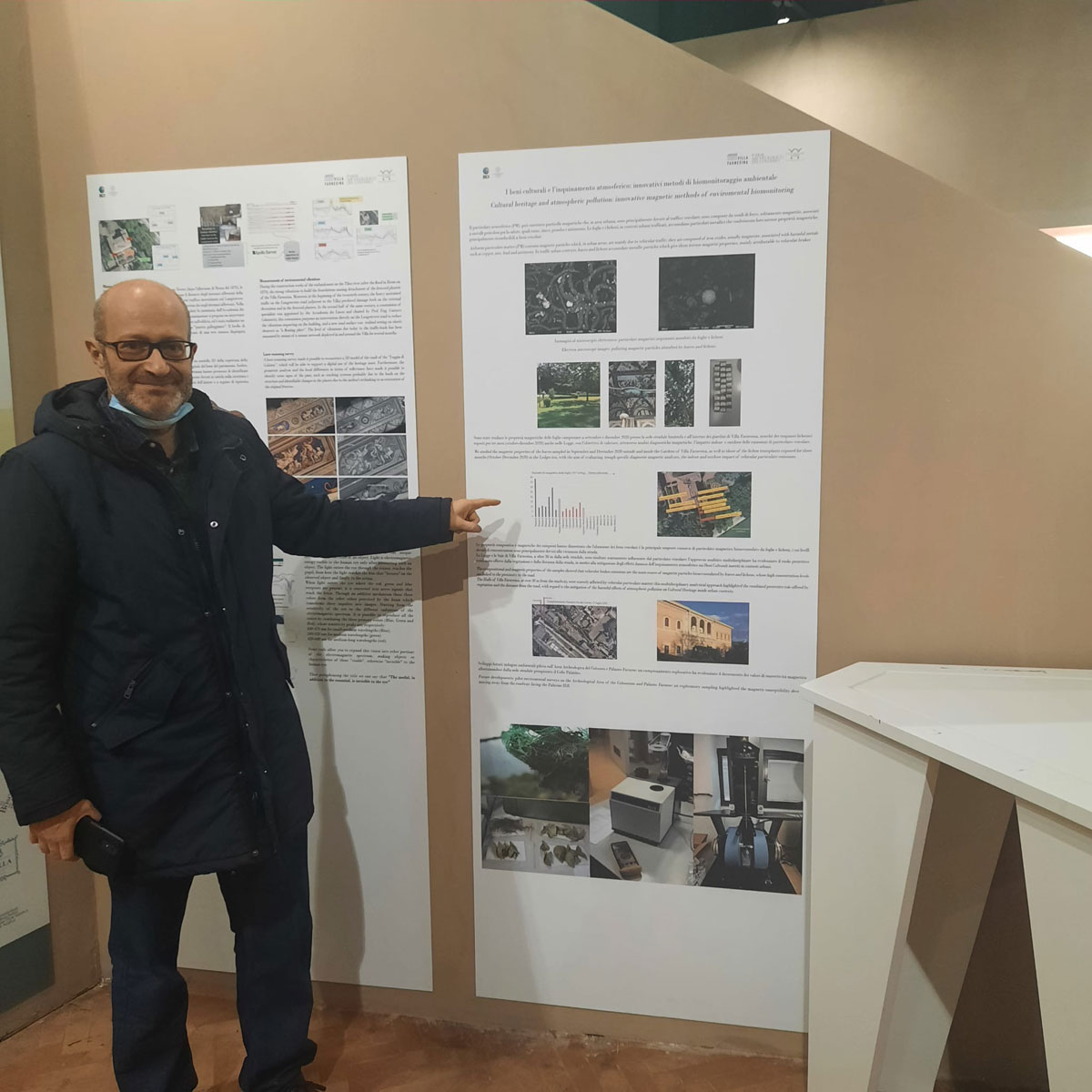 Aldo Winkler - Il ricercatore dell'INGV Aldo Winkler presso la mostra “Futuro Remoto”, Città della Scienza (Napoli) nello spazio curato da Villa Farnesina - Accademia dei Lincei. artide1